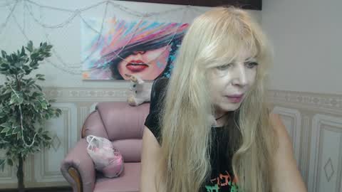 Anna Ditrih online show from 12.30.24