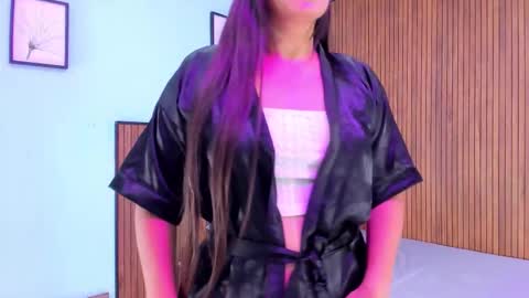 anna_eyes_ online show from 10.22.25