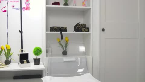 Anna online show from 11.06.25