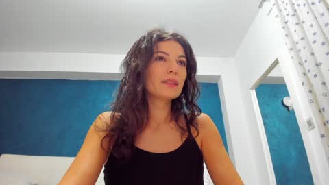 Snapshot of anna_lewis chatting on 12.10.24 Anna online show from 12.10.24
