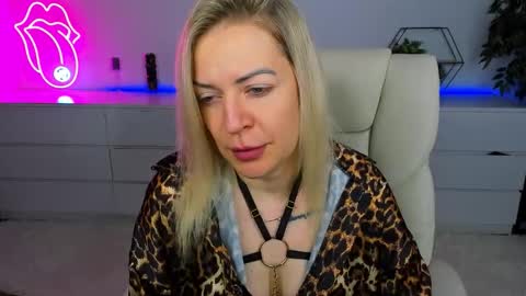 anna_snow9 online show from 10.03.25