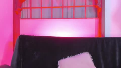 annaa__ online show from 12.04.25