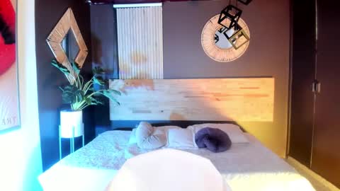 Snapshot of annaa_rose chatting on 09.21.25 Anna online show from 09.21.25