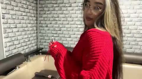 Snapshot of annabellandmann chatting on 10.03.25 Sarah online show from 10.03.25