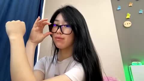 Snapshot of annabellegallego chatting on 10.16.25 Aya  online show from 10.16.25