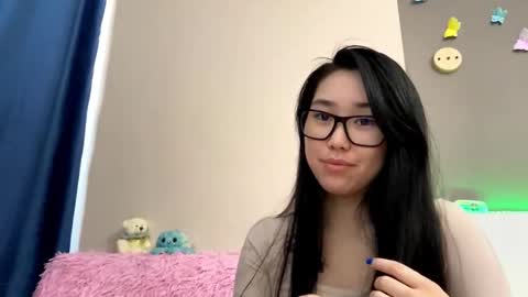 Snapshot of annabellegallego chatting on 10.18.25 Aya  online show from 10.18.25
