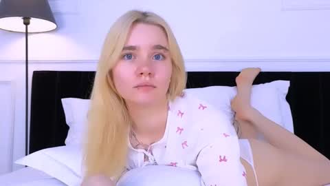 AnnaBelle online show from 11.08.25