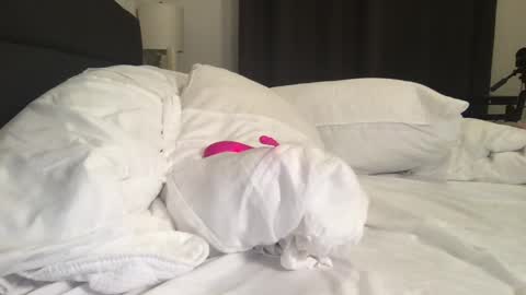 Snapshot of annabisoux chatting on 02.08.25 Anna online show from 02.08.25