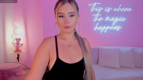 Anna Brooks  online show from 01.20.25