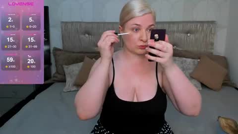 AnnaCherri online show from 02.10.25