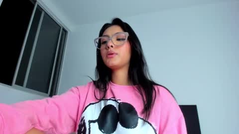 Snapshot of annafoox_ chatting on 02.05.25 annafoox_ online show from 02.05.25
