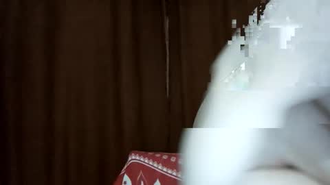 Snapshot of annagoldy3 chatting on 12.22.25 Anna online show from 12.22.25