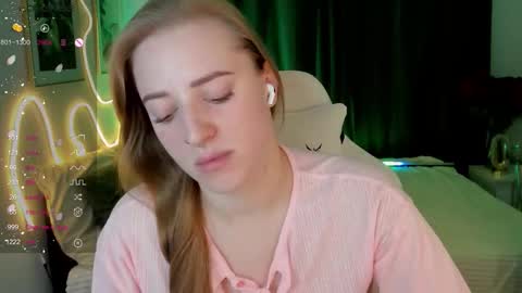 annagrees1 online show from 12.19.25