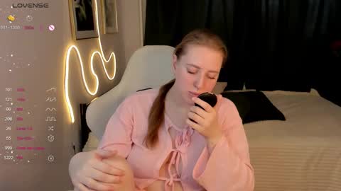 annagrees1 online show from 02.20.26