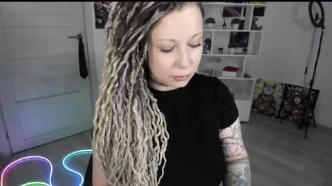 Anna online show from 04.28.26