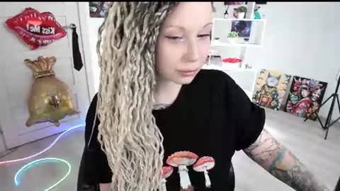 Snapshot of annanebula chatting on 06.18.26 Anna online show from 06.18.26