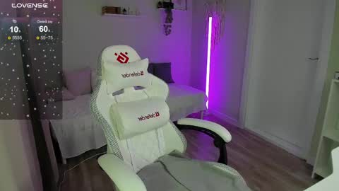 Anna online show from 04.17.26