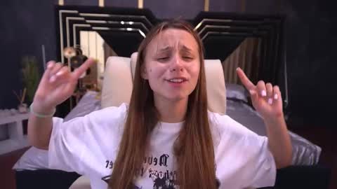 Anna online show from 09.23.25