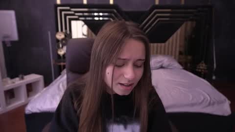 Anna online show from 10.15.25