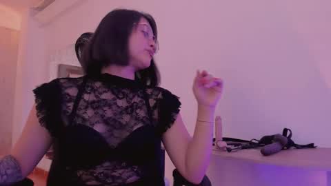 Snapshot of annaralein chatting on 10.24.25 Annara Lein online show from 10.24.25