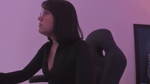 Annara Lein online show from 11.28.25