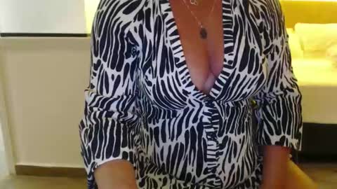 Snapshot of annastasiauk1982 chatting on 09.12.25 Annastasia hotwife to cuckold husband online show from 09.12.25