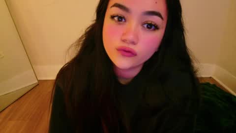 Snapshot of annatigarr chatting on 05.20.26 meow online show from 05.20.26