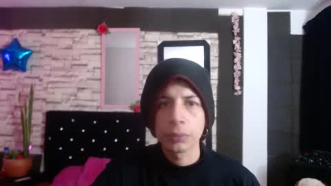 Snapshot of anne_castle86 chatting on 10.14.25 Anne online show from 10.14.25