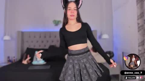 Snapshot of anne_cox_ chatting on 10.04.25 annex online show from 10.04.25