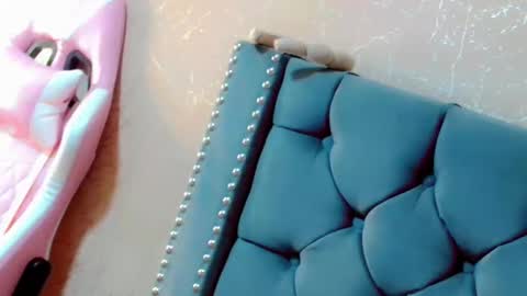       online show from 10.02.25