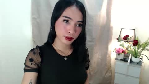 Snapshot of anne_kourtney chatting on 11.29.25 vanessa online show from 11.29.25