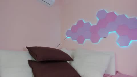 anne_millerr online show from 06.16.26