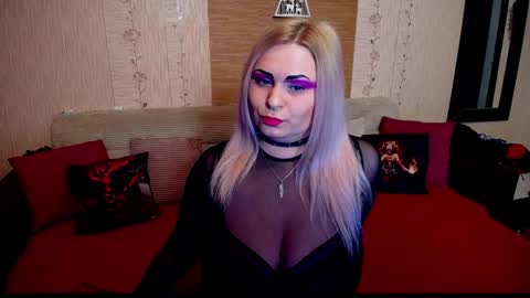 Snapshot of annessixreign chatting on 12.11.24 AnnessixReign online show from 12.11.24
