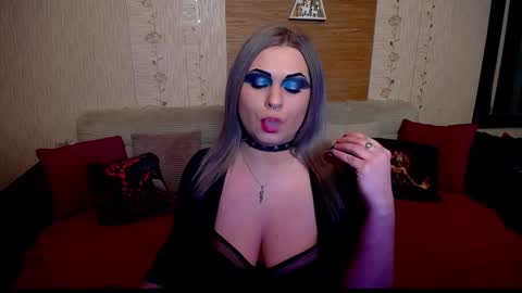 Snapshot of annessixreign chatting on 01.18.25 AnnessixReign online show from 01.18.25