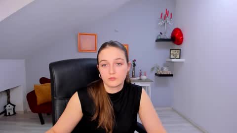 annewilsonn online show from 03.02.26