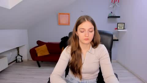 annewilsonn online show from 04.17.26