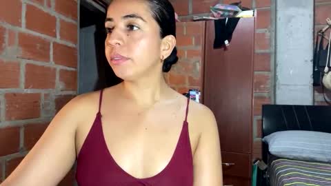 Snapshot of anngela01 chatting on 09.22.25 anngela online show from 09.22.25