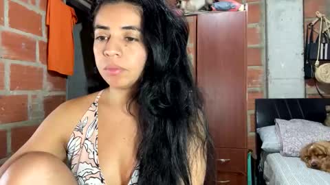 Snapshot of anngela01 chatting on 09.29.25 anngela online show from 09.29.25