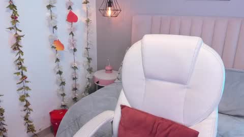 annya online show from 12.16.24