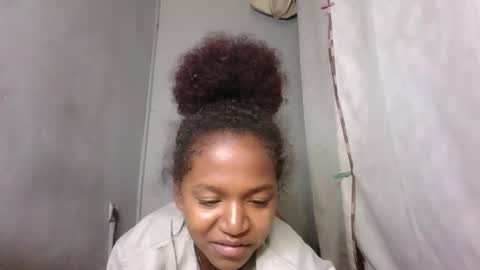 Snapshot of annick98 chatting on 02.25.26 annick98 online show from 02.25.26