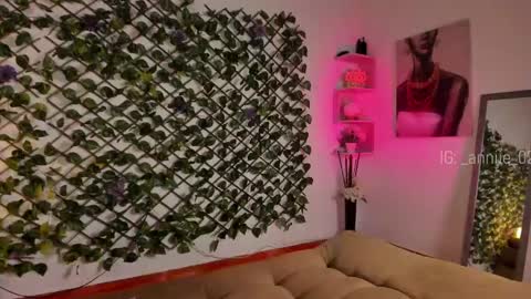 annie_barozzi online show from 01.11.25