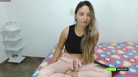 Snapshot of annie_che77y chatting on 12.27.24 annie cherry independent model online show from 12.27.24