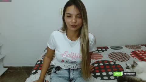 Snapshot of annie_che77y chatting on 01.13.25 annie cherry independent model online show from 01.13.25