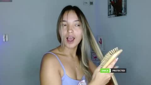 Snapshot of annie_che77y chatting on 02.26.25 annie cherry independent model online show from 02.26.25