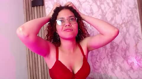 Snapshot of annie_chers chatting on 11.18.25 annie_chers online show from 11.18.25