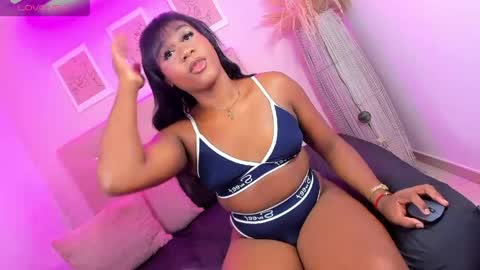 annie_dolce_ online show from 05.30.26