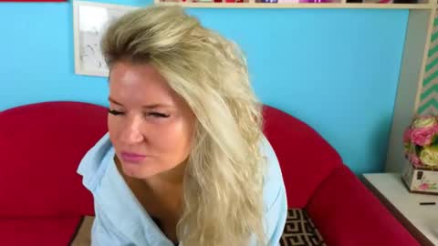 Annie online show from 12.16.25