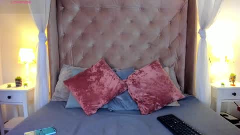 Aniie online show from 04.04.26