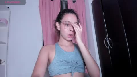 Snapshot of annie_rosse1017 chatting on 05.22.26 annie_rosse1017 online show from 05.22.26