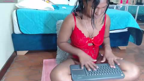 annie_scott_ online show from 01.12.25